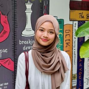 Maryam, Babysitter in Kajang