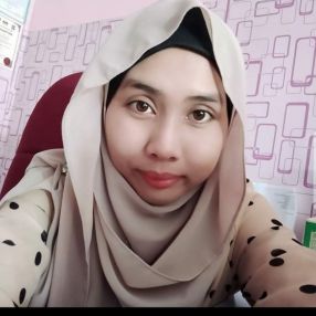 Nur, Babysitter in Kuantan