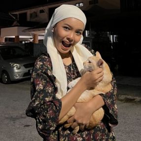 Adibah, Pengasuh di Shah Alam