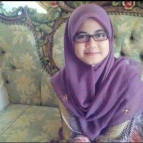 Khalydamurni, Babysitter in Kamunting