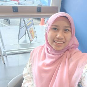 Aufa, Babysitter in Gambang
