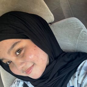 Farisyha, Pengasuh di Alor Gajah
