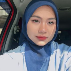 Afrina, Babysitter in Gurun