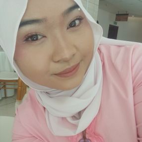 Dania, Babysitter in Batu Kikir