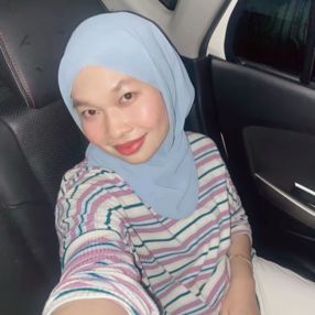 Alya, Pengasuh di Kota Bharu