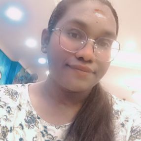 Deva, Babysitter in Klang