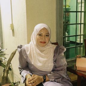 Adiba humaira, Babysitter in Jeram