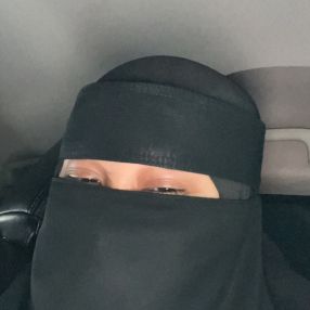 Siti Ain'Nur, Pengasuh di Jelutong