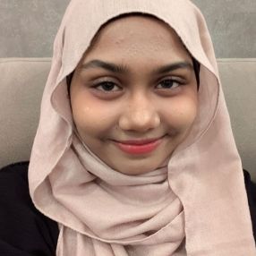 Nur Nadiatul, Pengasuh di Melaka