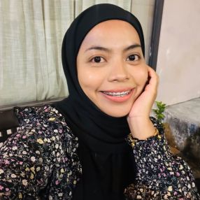 Aishah, Pengasuh di Kulai
