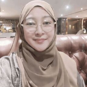 Sharifah Emma, Babysitter in Jenjarom