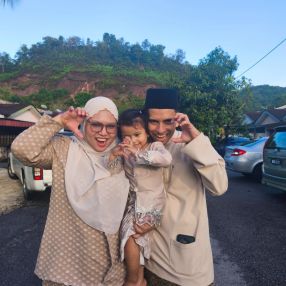 Alia, Keluarga di Kota Samarahan