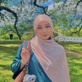 Cahya, Babysitter in Tampin