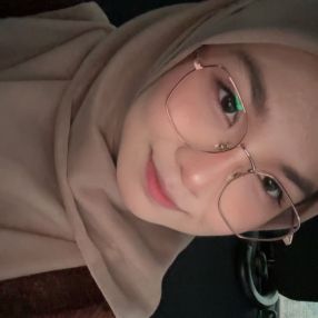 Elyana, Babysitter in Gambang