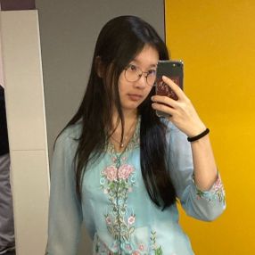 Charlotte, Pengasuh di Petaling Jaya