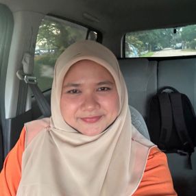 Mima, Babysitter in Kulai