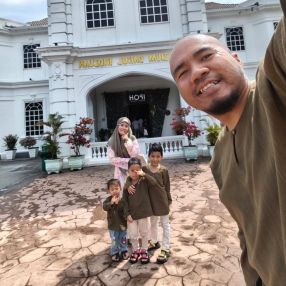 Qaley, Keluarga di Ipoh
