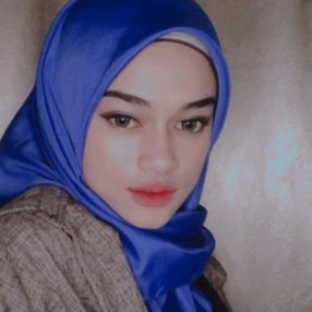 Molika, Pengasuh di Bayan Lepas