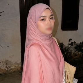 Nurul Syuniza, Babysitter in Pokok Sena