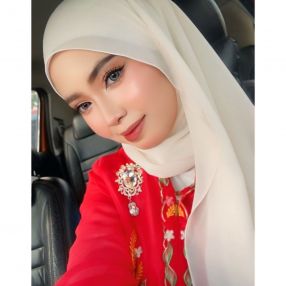 Nuraina, Babysitter in Kampung Raja