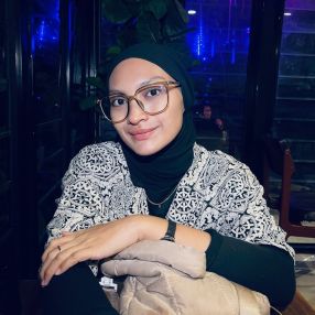 Evana, Pengasuh di Pusing