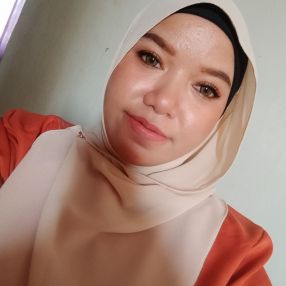 Norshahira, Pengasuh di Melaka