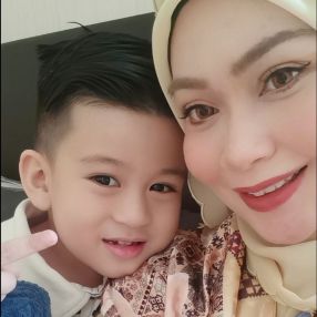 Liana, Family in Ampang