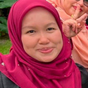 Nor Atiqah, Pengasuh di Lumut