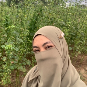 Aqilah, Pengasuh di Perai