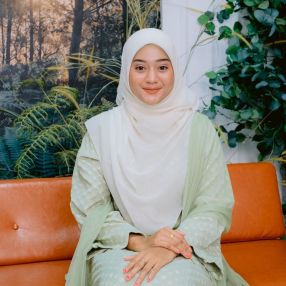 Siti Nur, Babysitter in Masjid Tanah