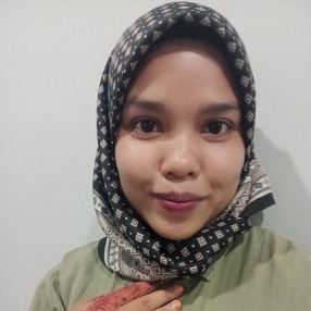 Nur, Babysitter in Ayer Hitam