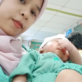 Nur, Keluarga di Bayan Lepas