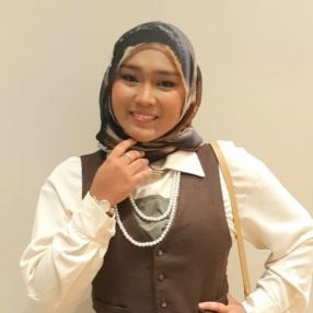 Nuraliya natasha, Pengasuh di Bandar Puncak Alam