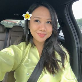 Aliah, Pengasuh di Shah Alam