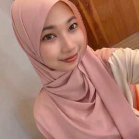 Dhiya, Pengasuh di Tasek Gelugor