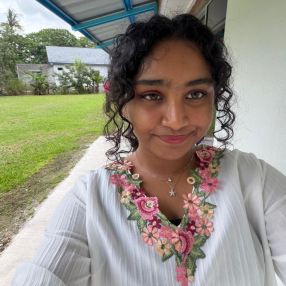 Nydia, Pengasuh di Sungai Buloh