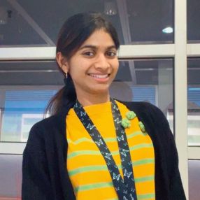 Darshini, Babysitter in Jeram