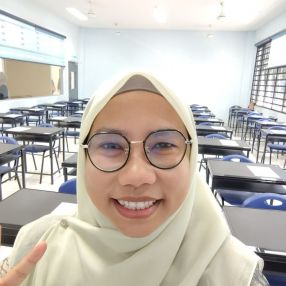 Rosmaizura, Pengasuh di Putrajaya