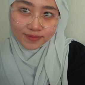 Sabrina, Pengasuh di Parit Raja