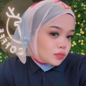 Aidahtul, Babysitter in Kampung Gajah