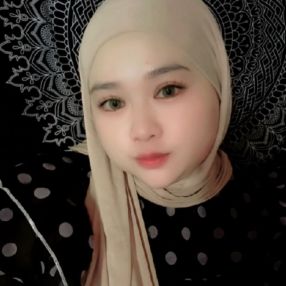 Putri, Babysitter in Serdang