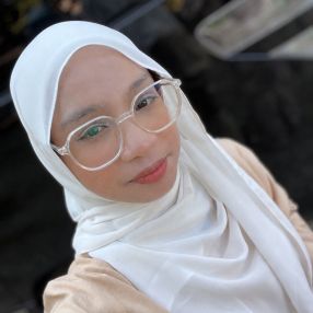 NUR ALYAA BATRISYIA, Pengasuh di Jenjarom