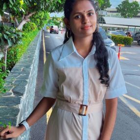 Surashiny, Pengasuh di Sitiawan