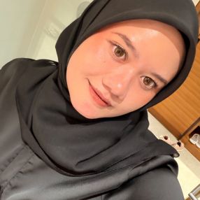 Najwa, Pengasuh di Telok Panglima Garang
