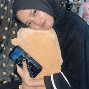 Nur safarina alia, Babysitter in Endau