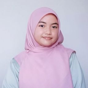 Auni, Pengasuh di Mantin