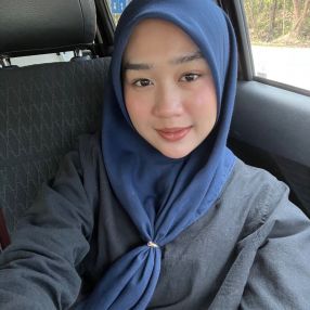 Fatin, Pengasuh di Batu Maung