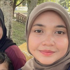 Nur Syahirah, Babysitter in Bedong