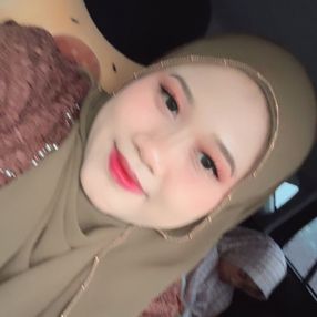 Athirah, Pengasuh di Labu
