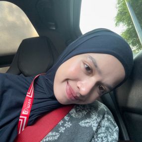 Arrianna, Pengasuh di Sungai Buloh